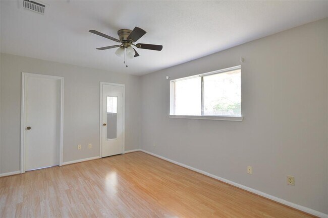 Building Photo - 3938 Forest Bluff Dr