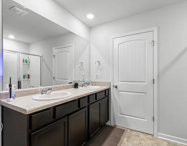 Building Photo - 5049 Hunters Village Dr