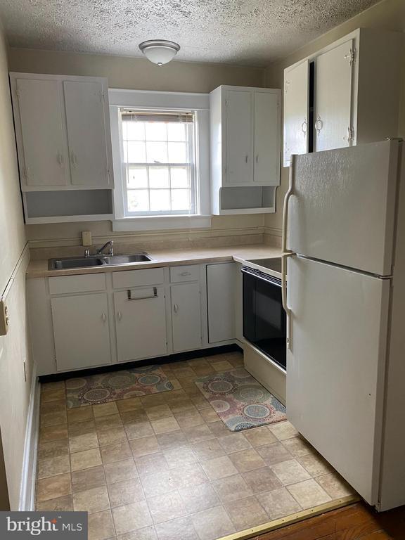 Building Photo - 208 W Boscawen St