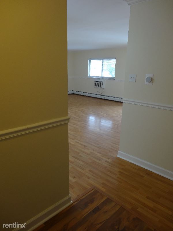 Building Photo - 2 br, 1 bath Condo - 670 Marilyn Ave