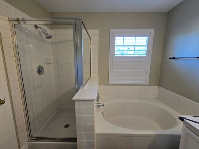 Building Photo - A Fabulous 4 Bedroom Home in Peccole Ranch