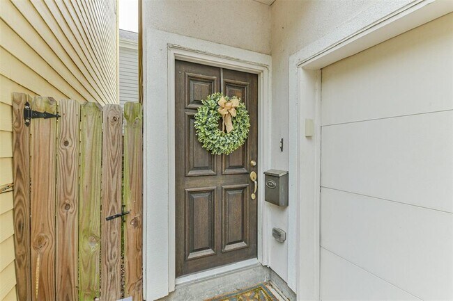 Building Photo - 6623 Letein St