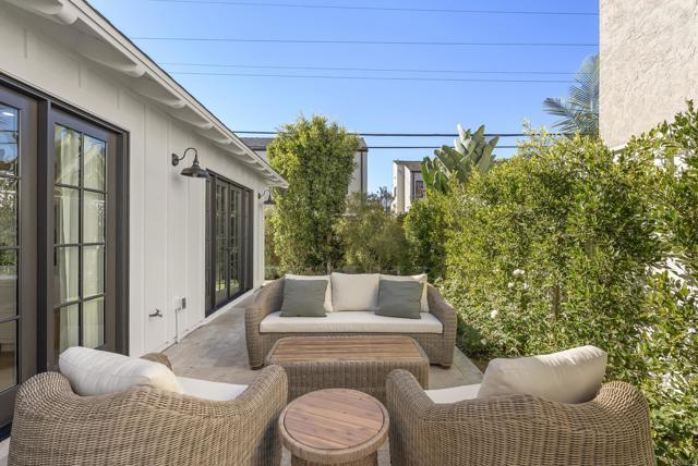 Building Photo - 210 Estrella St