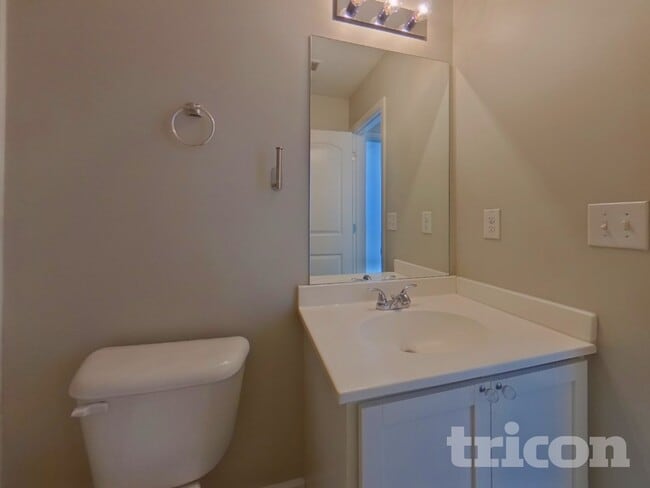 Building Photo - 341 Freeman Cir