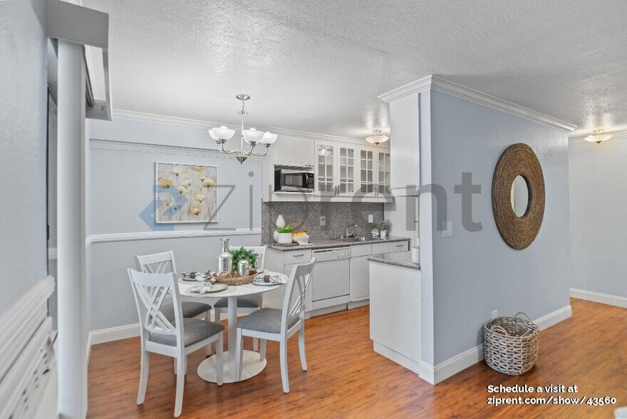Building Photo - 2131 Northwood Cir