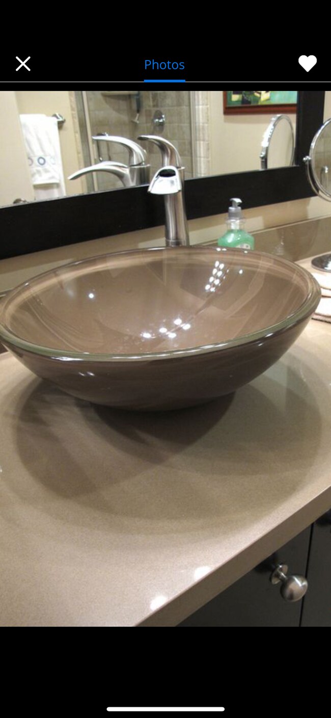 Building Photo - 850 N Croft Ave