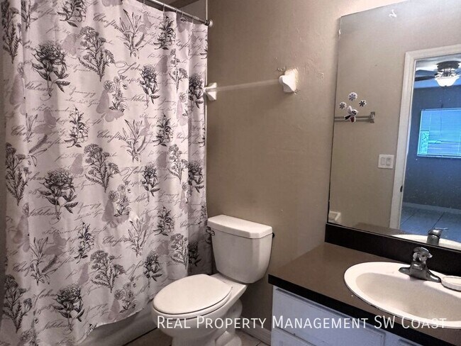 Building Photo - 125 John Ave S