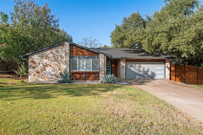 Primary Photo - 1104 Durham Dr