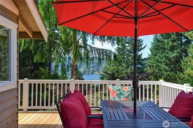 Building Photo - 5Bd/3.5Ba Newcastle House