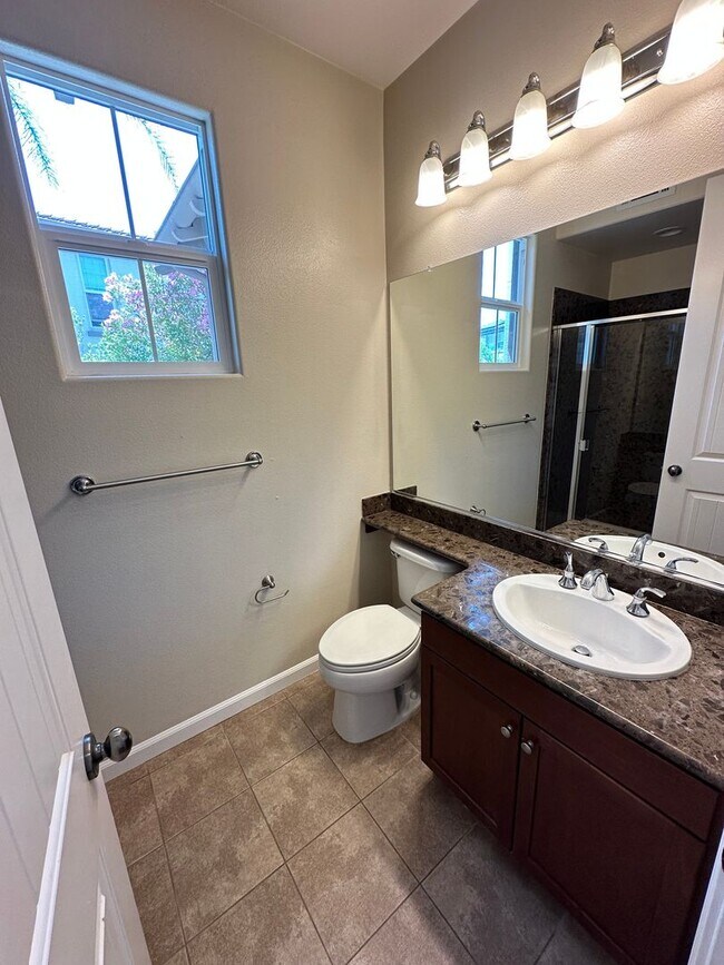 Building Photo - 4 Bed 3 Bath +Office/Den In San Ramon