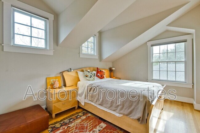 Building Photo - 714 Greer Rd