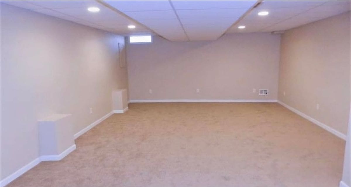 Building Photo - 9026 Newport Way