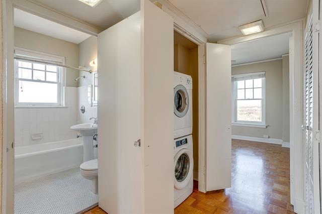 Building Photo - 2306 Park Pl Ave