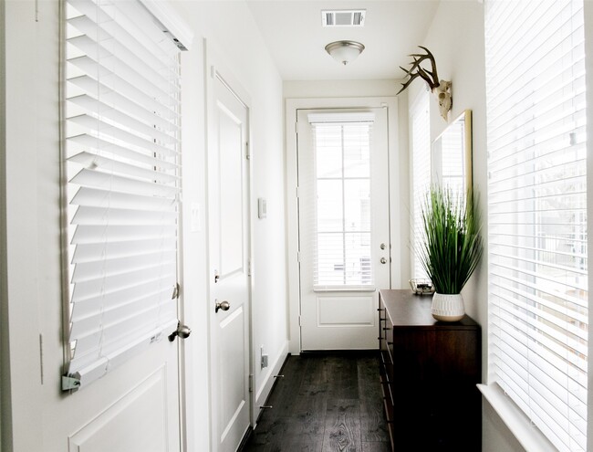 Building Photo - 5203 Burress Springs Ln