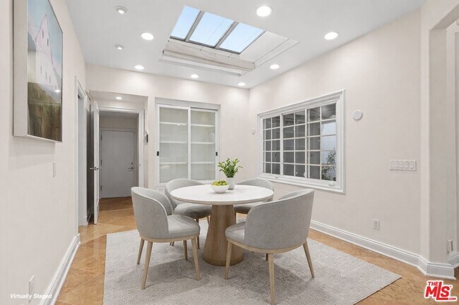 Building Photo - 2305 Canyonback Rd