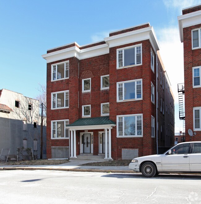 Primary Photo - 2443 Callow Ave