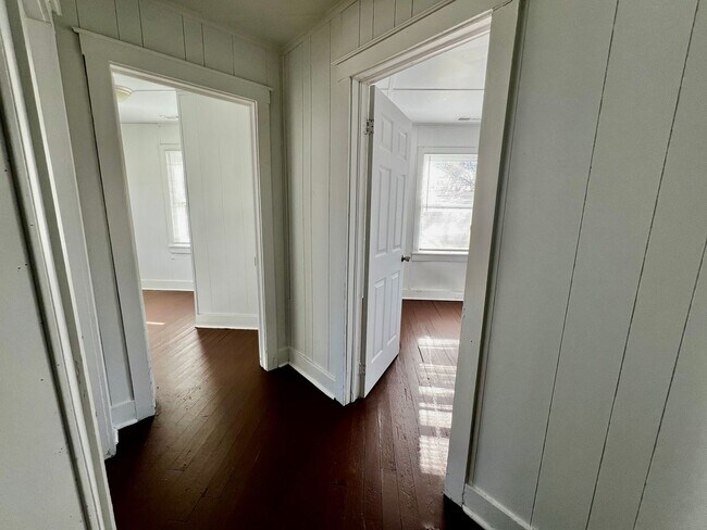 Building Photo - 1404-1406 Berry Street