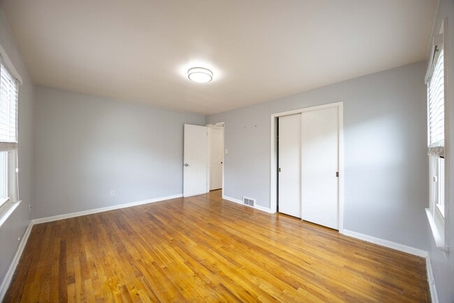 Building Photo - 2416 Warrensville Center Rd