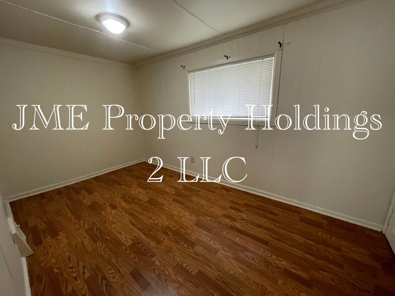 Building Photo - 113 W Young St