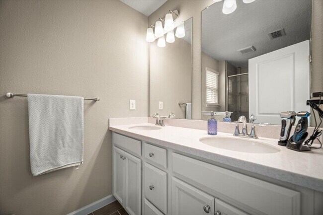 Building Photo - 1255 Beach Dune Dr