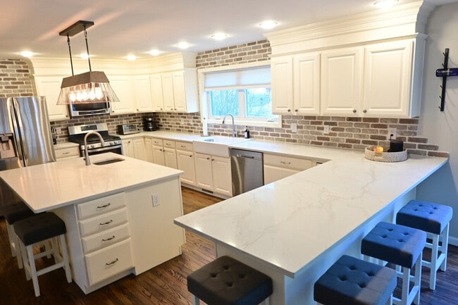 Building Photo - 184 Ruggles Rd