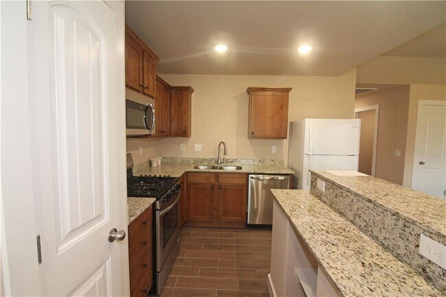 Building Photo - 412 Barbet Dr
