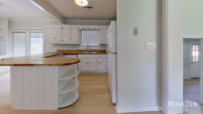 Building Photo - 109 Foxwood Ln