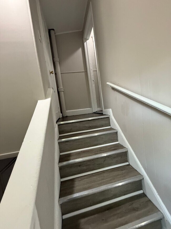 Building Photo - SECTION 8 and EDEN Accepted!! Your Newly R...