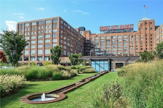 Building Photo - 536 Highland Ave NE