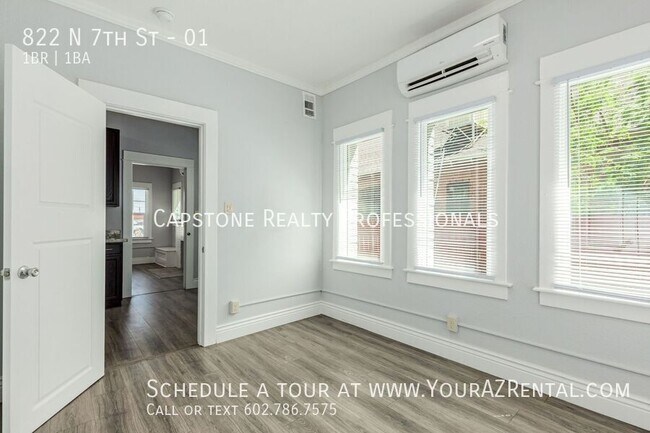 Building Photo - Charming Downtown 1 Bedroom 1 Bath!