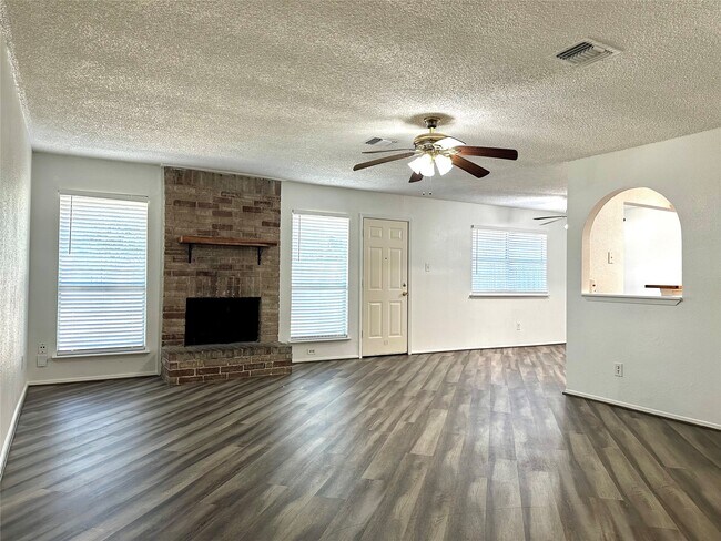 Building Photo - 4927 Adonis Dr