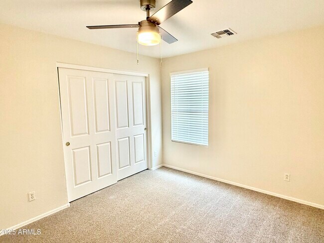 Building Photo - 13927 W Port Royale Ln