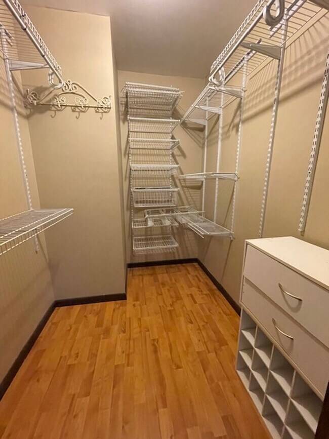 Building Photo - ohp2537