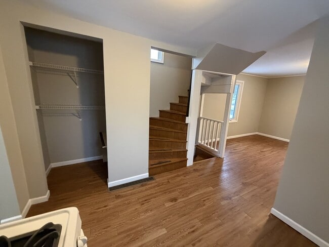 Building Photo - 323 Selma St