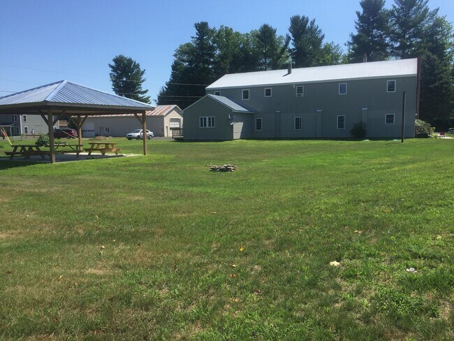 Building Photo - 31 Sumner Ln