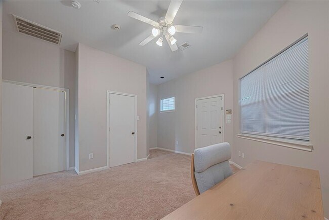 Building Photo - 11914 Ashmead Dr