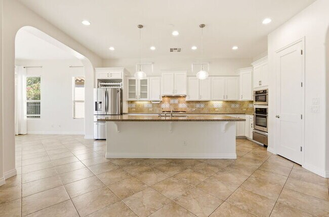 Building Photo - Encanterra Golf Community