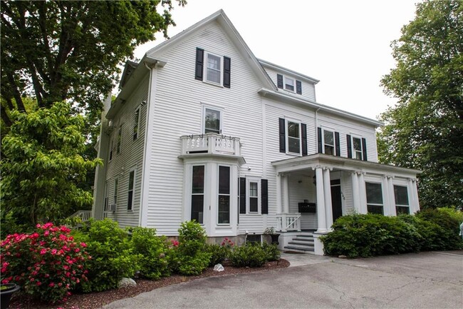 Building Photo - 446 Bellevue Ave