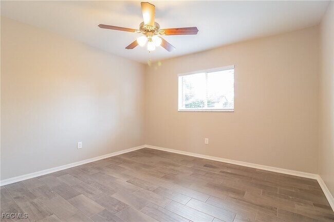 Building Photo - 23 NE 9th Pl