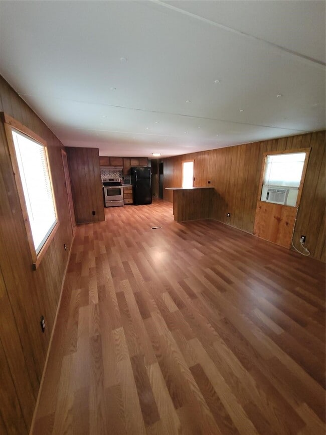 Building Photo - 19 Dogwood Dr