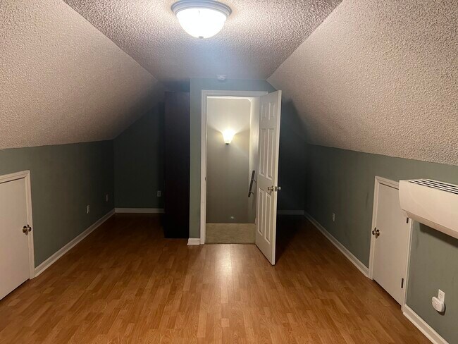 Building Photo - 6770 J J Roberts Dr