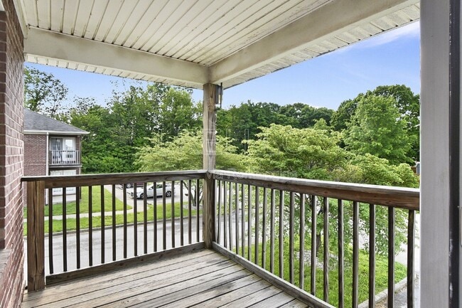 Building Photo - 304 Keeneland Dr