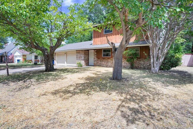 Building Photo - 405 Steeple Ridge Rd