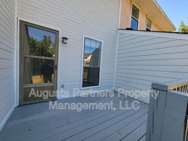 Building Photo - 3921 Miramar Dr Ext