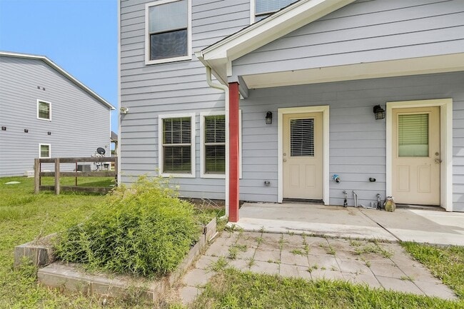 Building Photo - 26152 Avenue E
