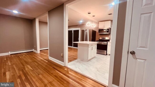 Building Photo - 14303 Chesterfield Dr