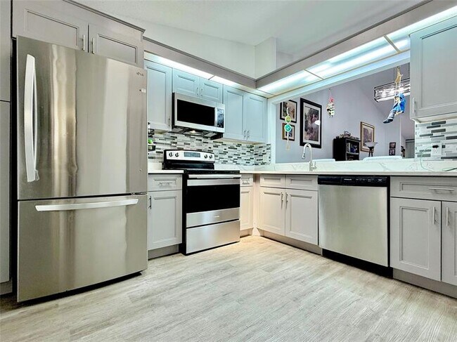 Building Photo - 10952 Roebelini Palm Ct