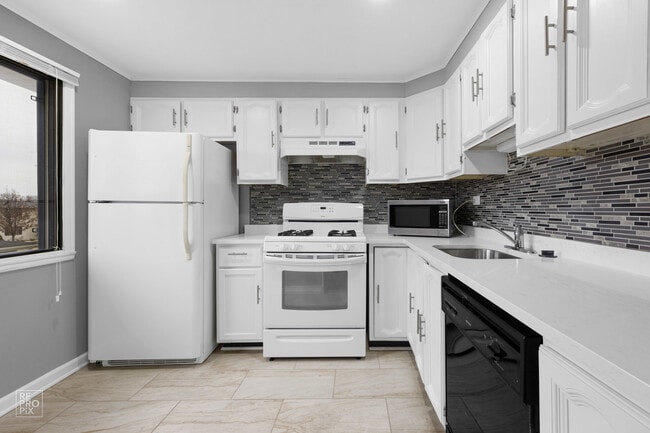 Building Photo - 115 Millbrook Ln