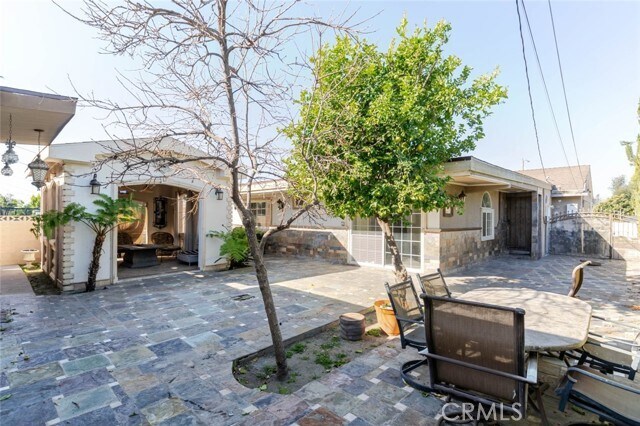 Building Photo - 2138 N Frederic St