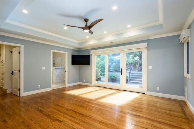 Building Photo - Custom Remodeled Ranch Home in Park-like S...